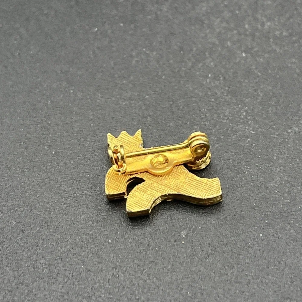 Bowling‎ 200 Award Man In Crown Gold Tone Lapel Hat Pin
